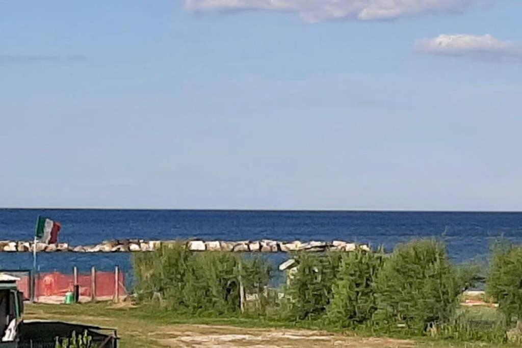 Appartamento Bilocale vista mare Fano Esterno foto