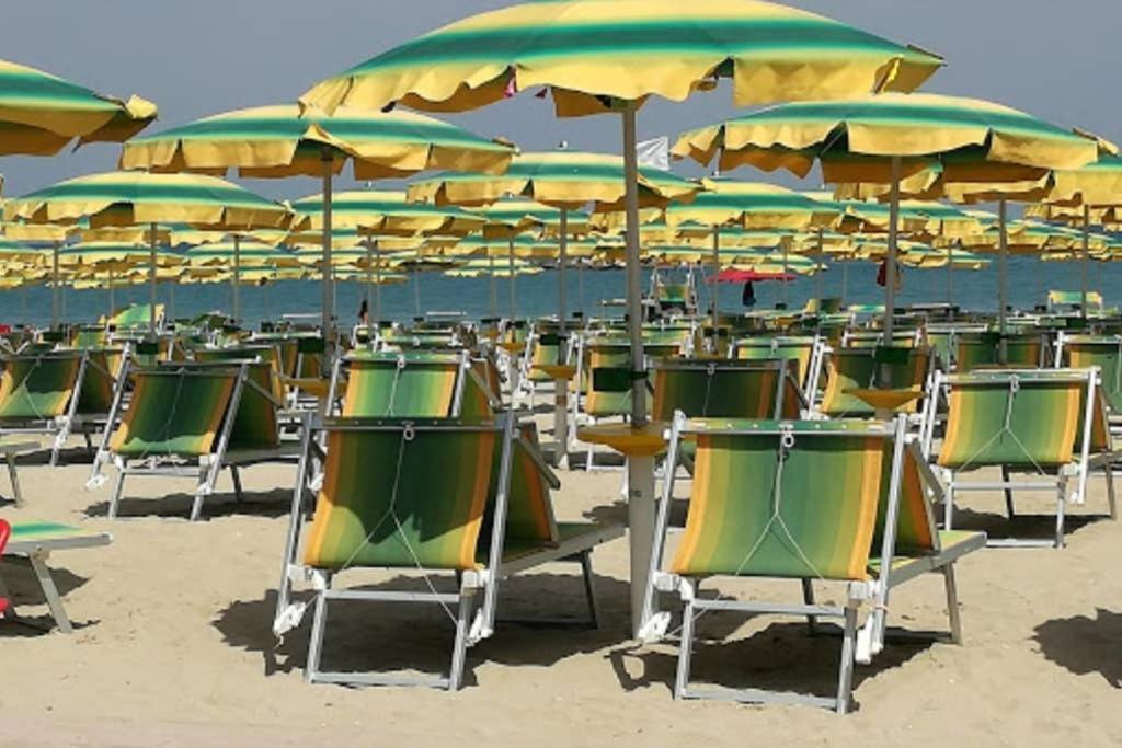 Appartamento Bilocale vista mare Fano Esterno foto